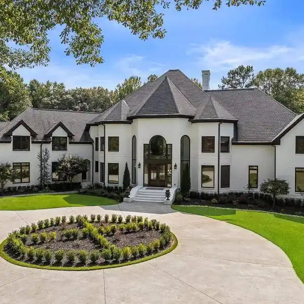 GRAND MONTCLAIR ESTATE