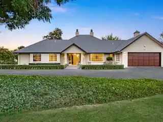 Timeless Elegance on Immaculate Land