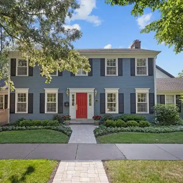 BEAUTIFUL TRADITIONAL COLONIAL ON A CORNER LOT