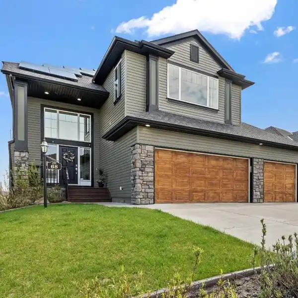 STYLISH SHEEP RIVER RETREAT WITH WALKOUT BASEMENT