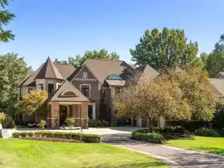 A True Gem on over an Acre
