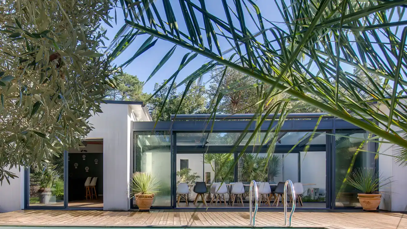 Architect-designed Villa in a Calm and Green Environment