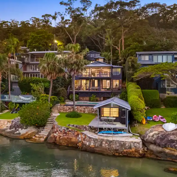 A WATERFRONT BEAUTY