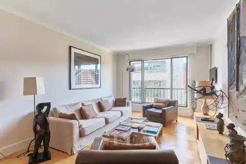 Bright Apartment with Roof Terrace