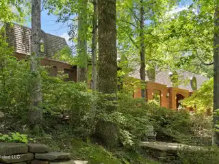 10-acre Luxury Estate