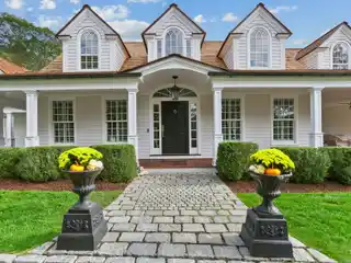 Distinguished Cape Residence