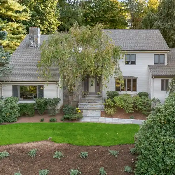 STATELY COLONIAL IN A HIGHLY DESIRABLE NEIGHBORHOOD