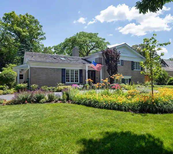 SOPHISTICATED JEWEL IN A PREMIER LOCATION