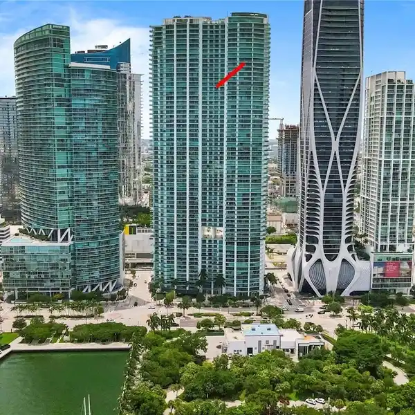ICONIC MIAMI RESIDENCE WITH BAY AND CITY VIEWS