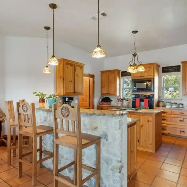 STUNNING HOME WITH BEAUTIFUL VIEWS ON CATTLE RANCH