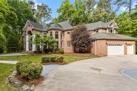 All-brick Stunner in Swans Mill