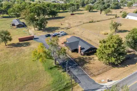 Rare 8-acre Ranch