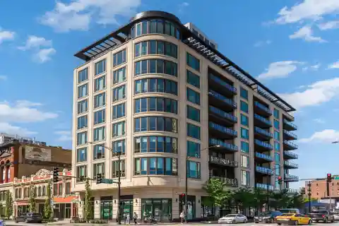 Chic Lincoln Park Condo with Terrace Views