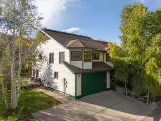 Mountain Living with In-Town Conveniences