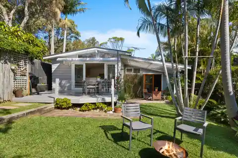 Stunning North-facing Avalon Cottage