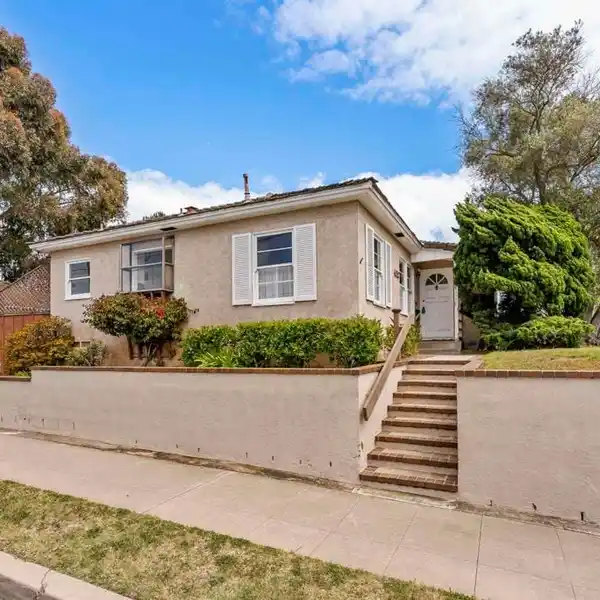 GREAT OPPORTUNITY IN A PICTURESQUE SETTING