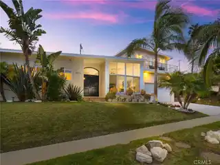 Beautifully Remodeled Coastal Retreat