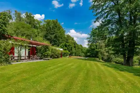 Space and Serenity in a Privileged Setting