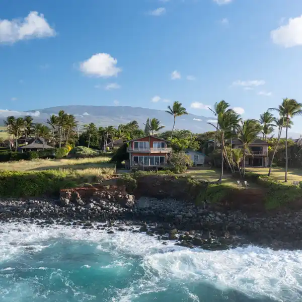 OCEANFRONT HOME AND COTTAGE ON MAUI'S NORTH SHORE