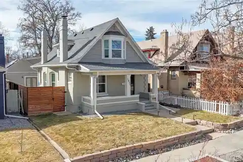 Timeless Victorian Charm Meets Modern Versatility
