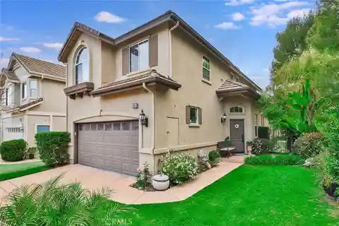Charming Residence in Popular Verdigris