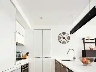 Waterfront Williamsburg Condo with Panoramic Manhattan Views