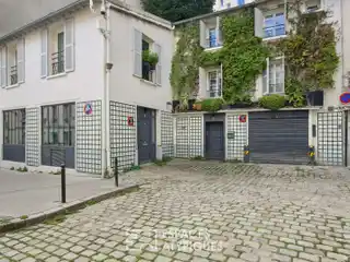 Bright Townhouse in the Heart of Montmartre