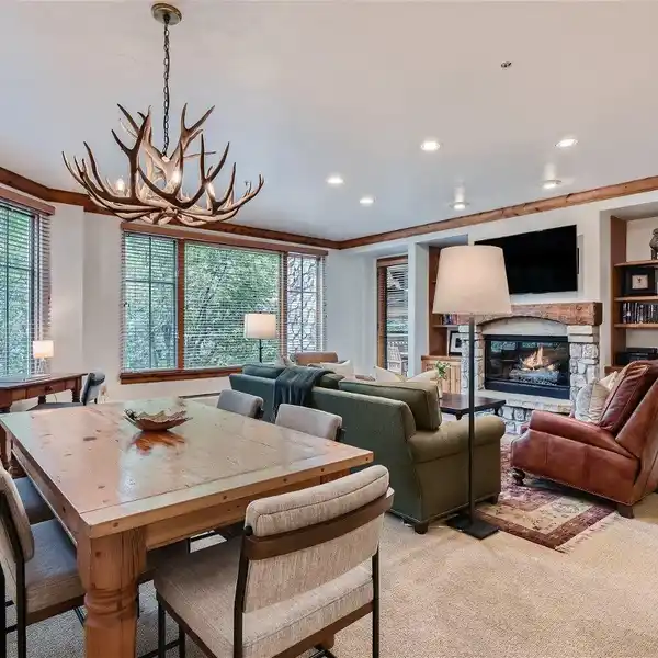 PREMIER ELKHORN LODGE RESIDENCE