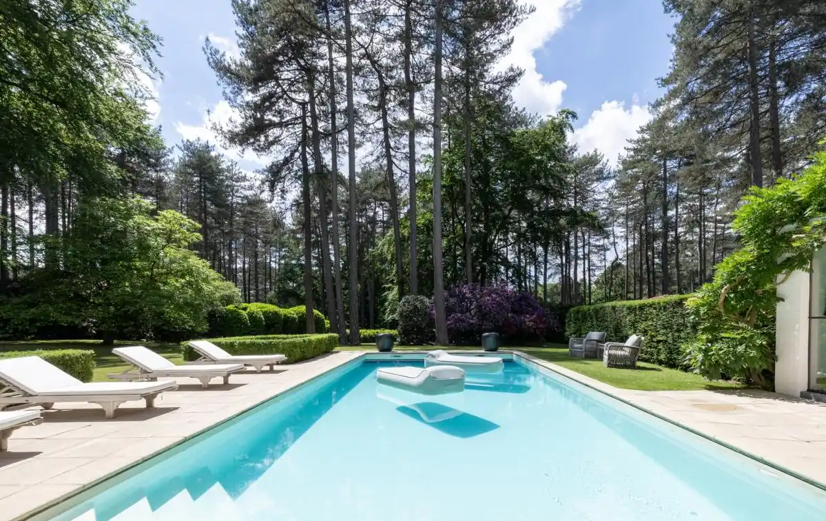 Magnificent Villa in a Wooded Golf Course Setting