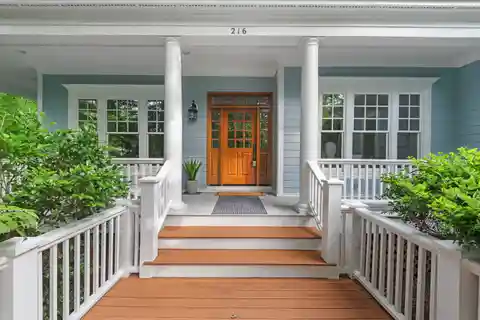 Executive Home Blending Luxury and Tranquility