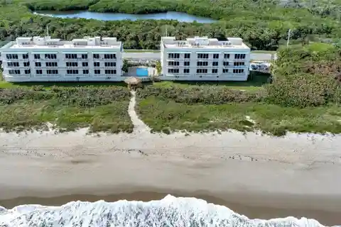 Bright and Air Condominium with Panoramic Ocean Views