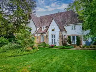 Exquisite English Manor