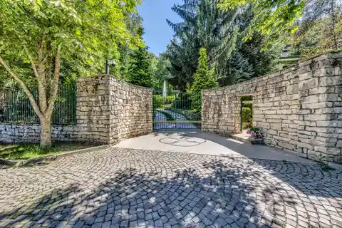 Mansion Offering Breathtaking Views of the City