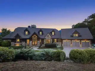 Outstanding Turnkey Mountain Home