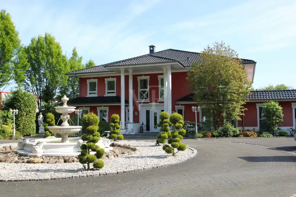 Prestigious Villa with Swimming Pool