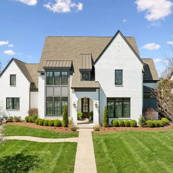 SOPHISTICATED ESTATE WITH WARM LIVING SPACES