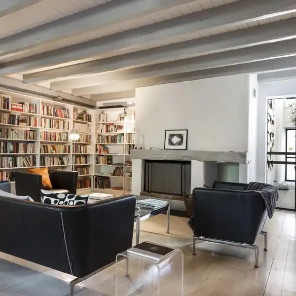 SEAMLESS BLEND OF PAST AND PRESENT