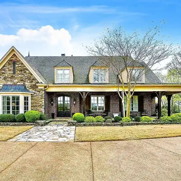 GORGEOUS HOME IN A GATED COMMUNITY