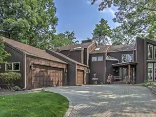 Beautiful Lakefront Home in Shorewood Forest