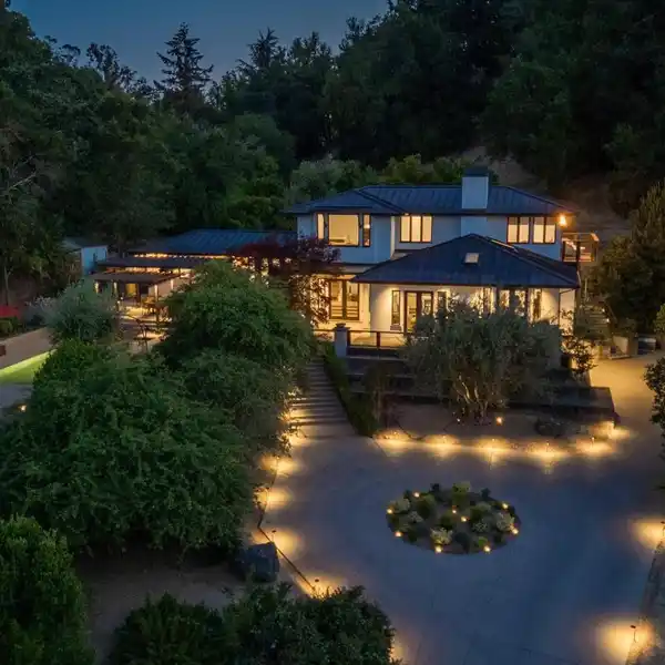 EXQUISITE LUXURY ESTATE IN A COUNTRYSIDE SETTING