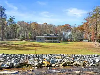 Noisy Fightingtown Creek-front Property