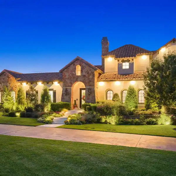 RARE JEWEL IN THE HEART OF WESTLAKE