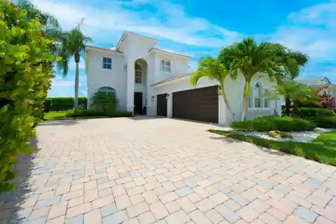 Stunning Lakefront Home in Mirabella
