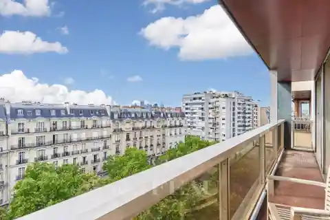 Great Apartment in a Contemporary Building