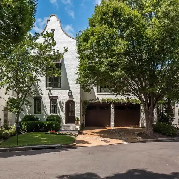 A MASTERPIECE IN SOUTH BLUFFS