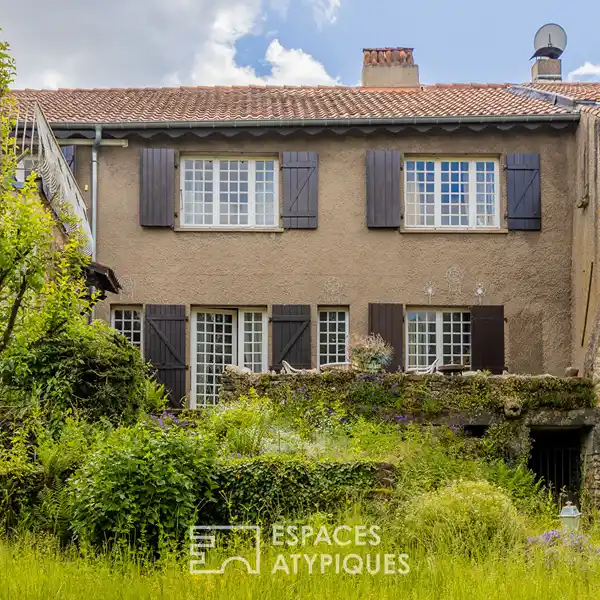 ELEGANT BOURGEOIS HOUSE