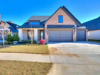 Gorgeous Home in the Estates at Ritz Hollow