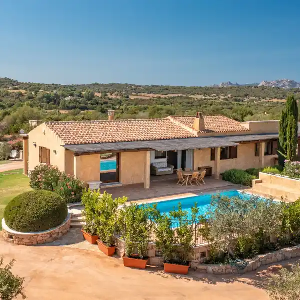 GORGEOUS FOUR BEDROOM HOME