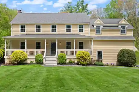 Cheerful Colonial Home in a Tranquil Neighborhood