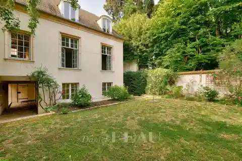 Charming Residence Overlooking Landscaped Private Garden